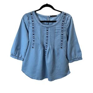 Dressberry Blue Chambray Embroidered Peasant Top Boho Festival Womens Size M